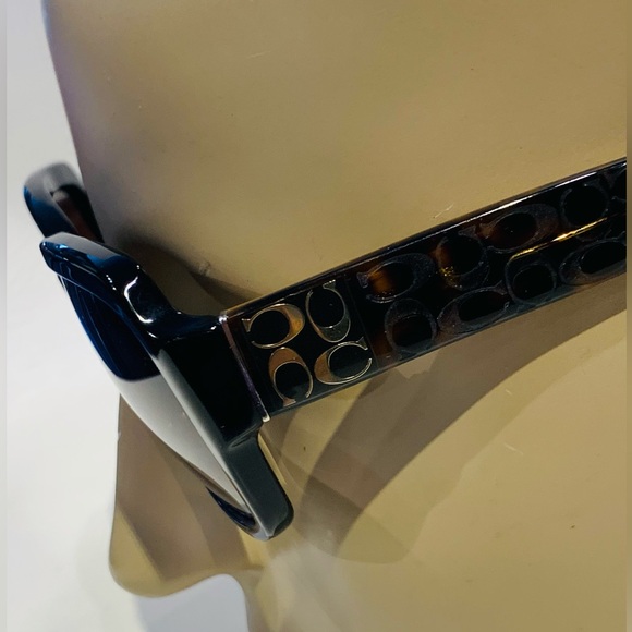 New Coach Sunglasses - Picture 5 of 10